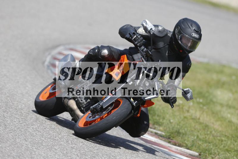 /Archiv-2025/09 22.04.2025 Cornu Master School ADR/rot-rouge/2